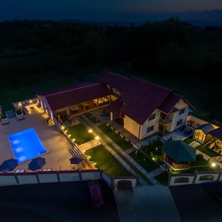 Pensiunea Adrian Новач-Стрэйни Экстерьер фото