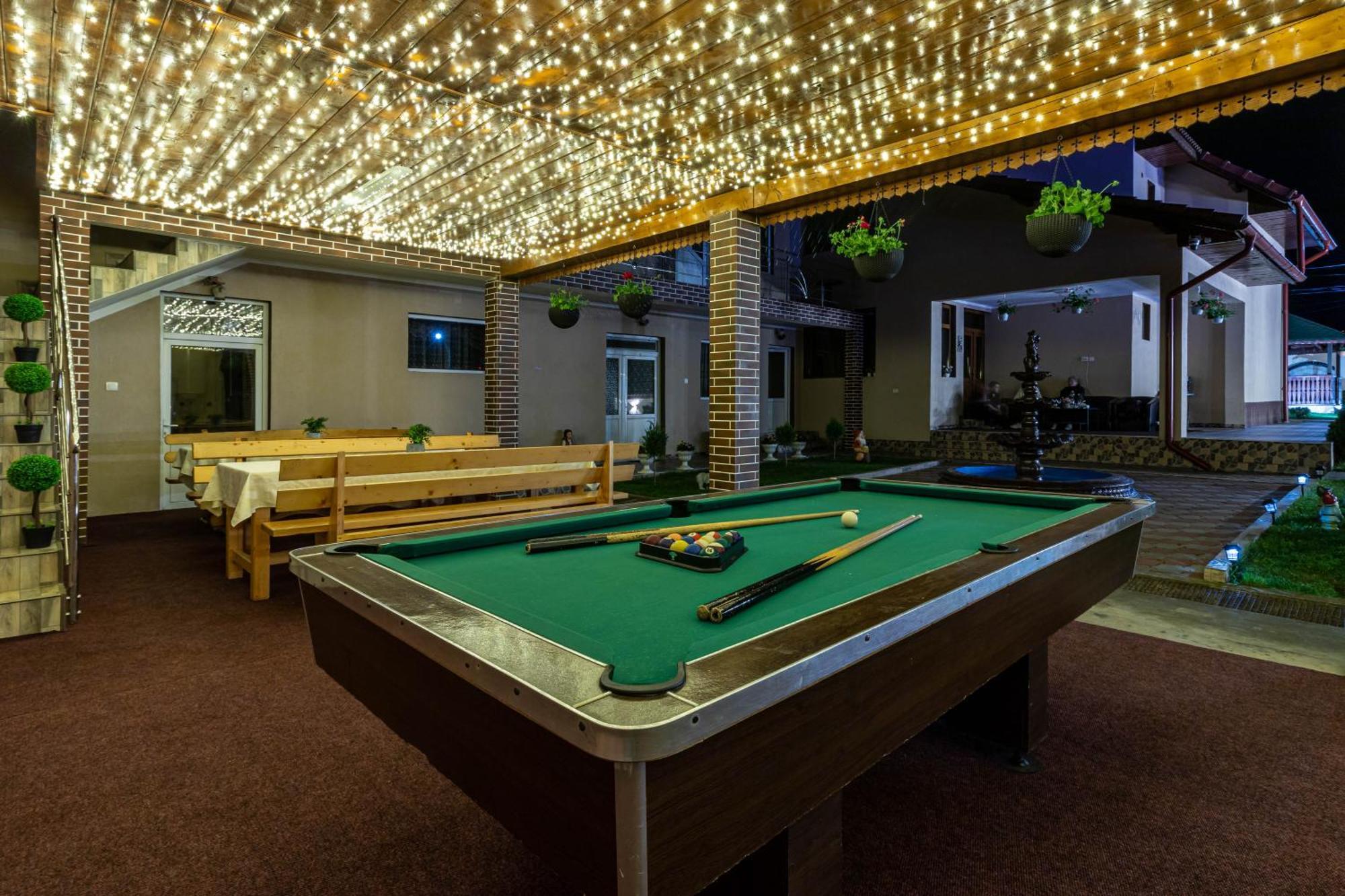 Pensiunea Adrian Новач-Стрэйни Экстерьер фото